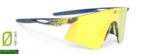 משקפי שמש דגם ASTRAL של רודי פרוגקט מק"ט SP880530-0000. מסגרת אפורה עם עדשות מראה בגוון צהוב